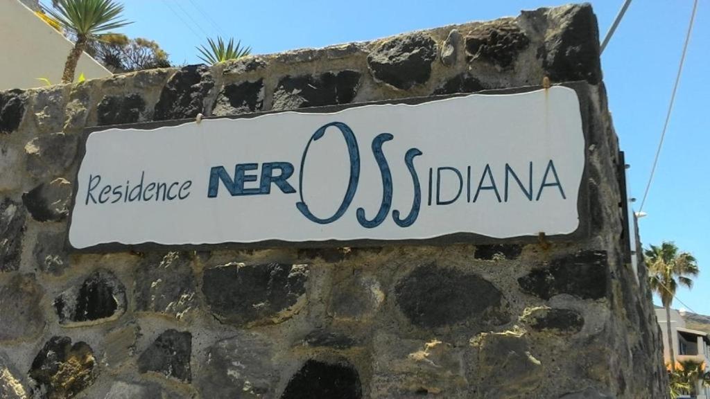 Nerossidiana Sul Mare Di Lipari Lägenhet Exteriör bild