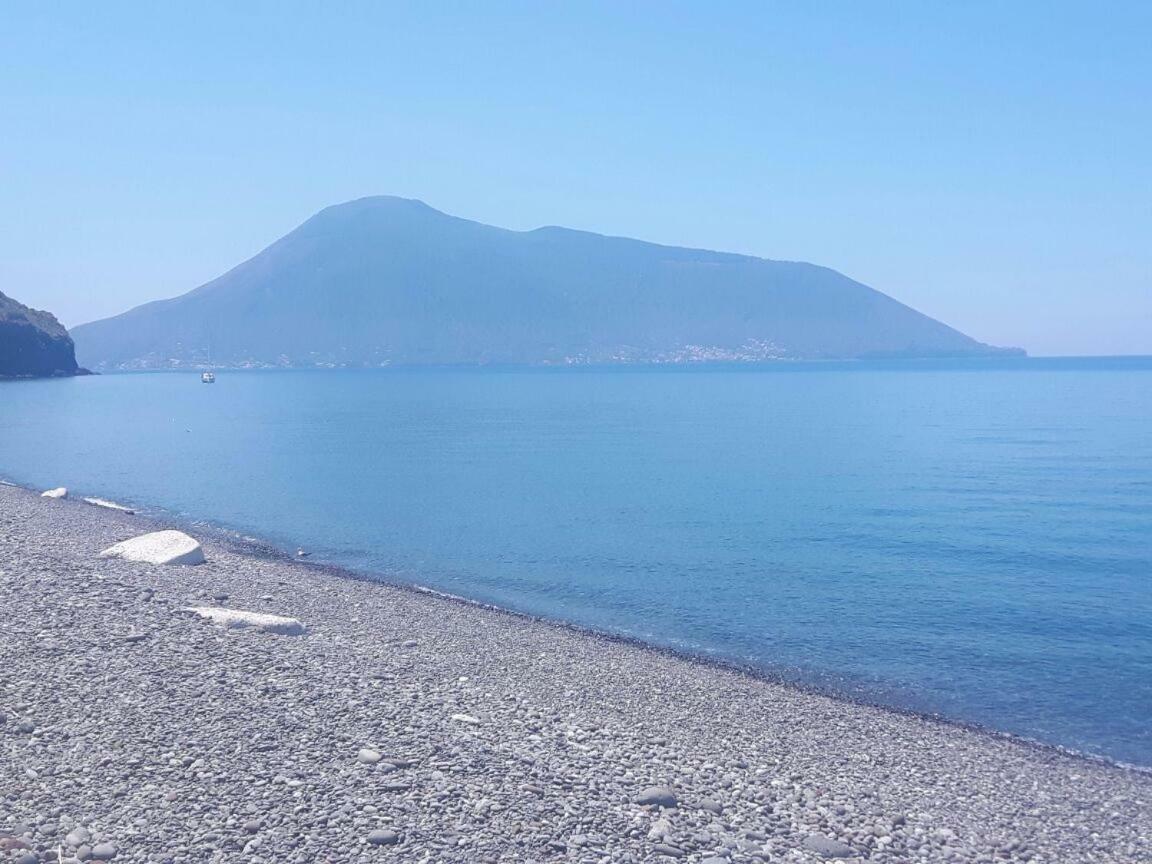 Nerossidiana Sul Mare Di Lipari Lägenhet Exteriör bild