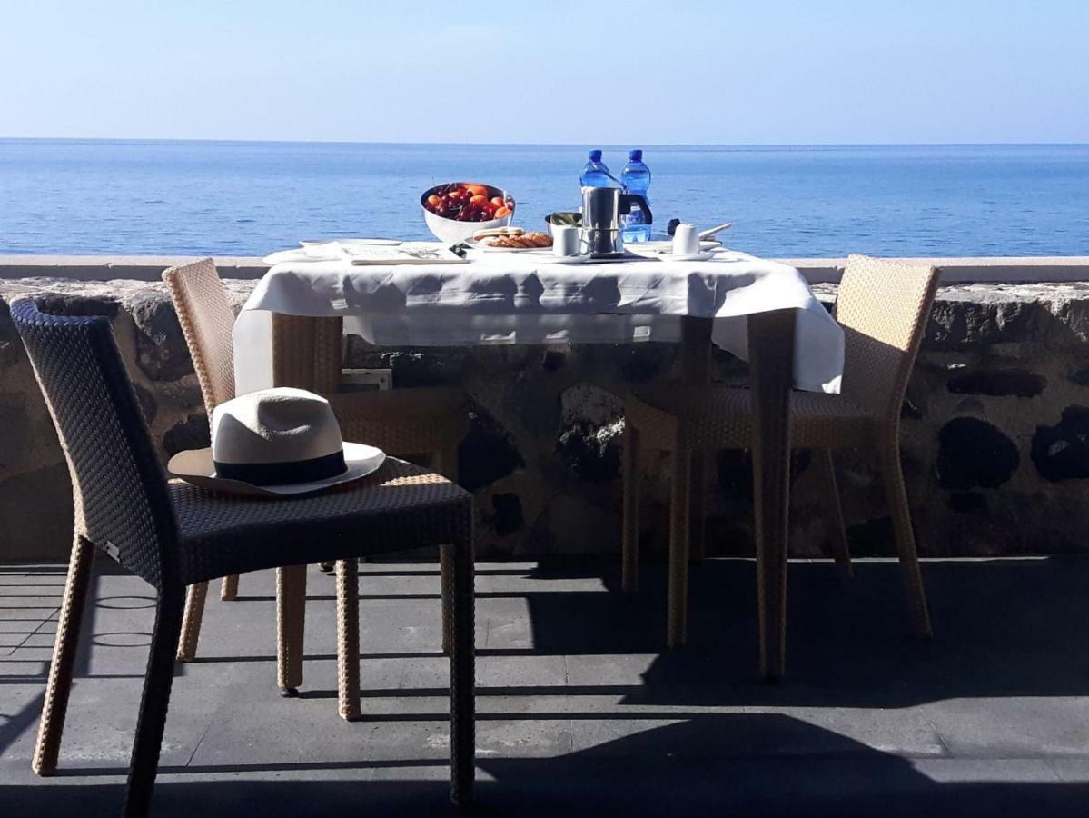 Nerossidiana Sul Mare Di Lipari Lägenhet Exteriör bild